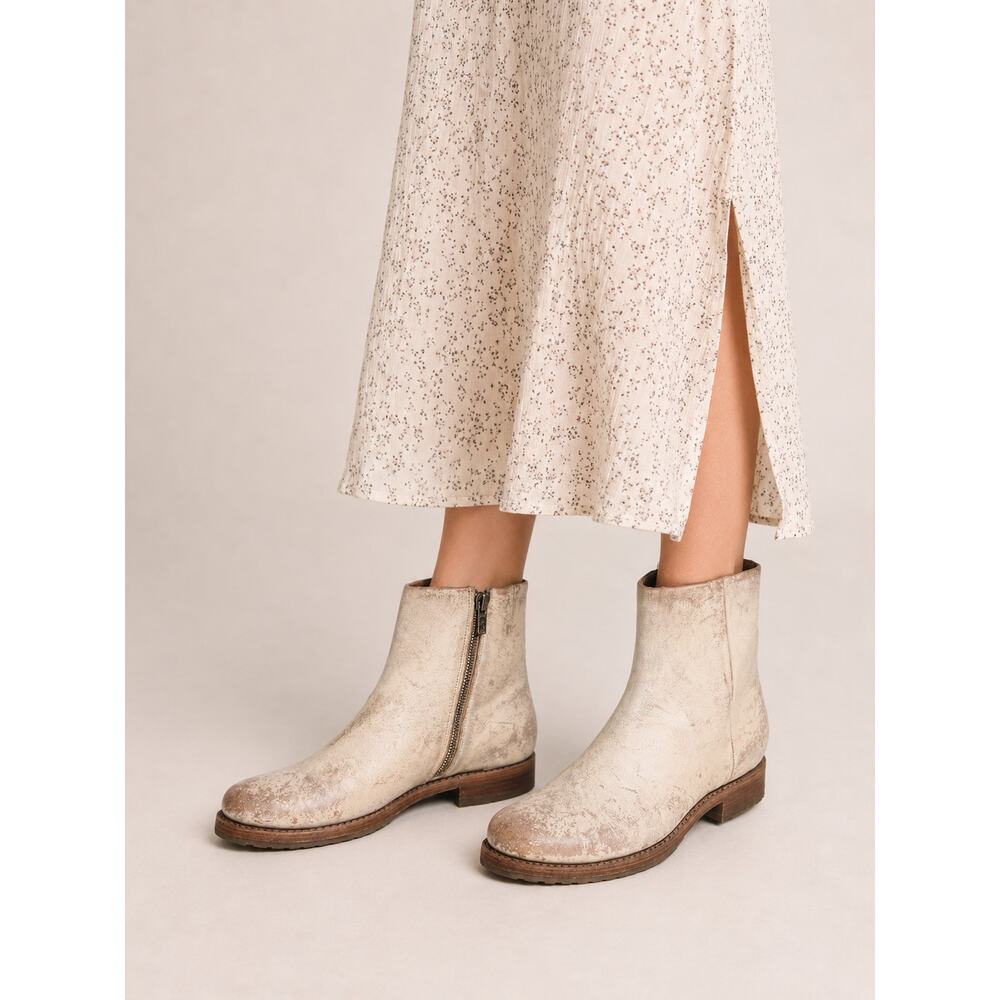 Frye Veronica Inside Zip Boot White Womens Size 10M New Distressed